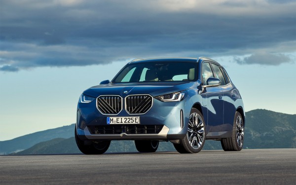 BMW представил кроссовер X3 нового поколения. Фото и характеристики
BMW представил кроссовер X3 нового поколения. Фото и характеристики