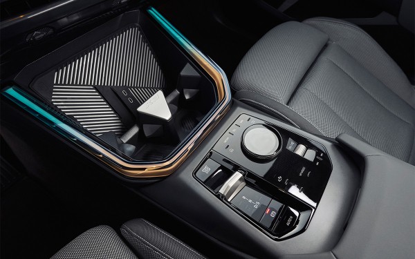 BMW представил кроссовер X3 нового поколения. Фото и характеристики
BMW представил кроссовер X3 нового поколения. Фото и характеристики