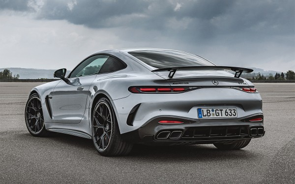 В Россию привезли суперкар Mercedes-Benz AMG GT за ₽34 млн
В Россию привезли суперкар Mercedes-Benz AMG GT за ₽34 млн
