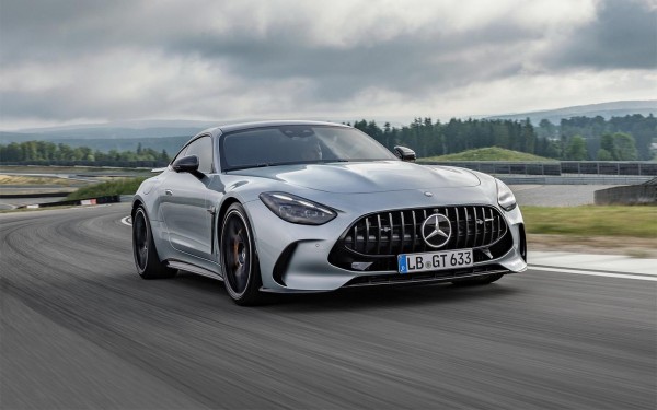 В Россию привезли суперкар Mercedes-Benz AMG GT за ₽34 млн
В Россию привезли суперкар Mercedes-Benz AMG GT за ₽34 млн